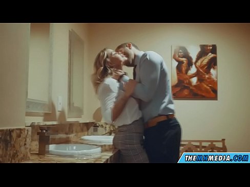 ❤️ ໃນເວລາທີ່ຜິວເນື້ອສີຂາວ busty seduces ທ່ານຢູ່ໃນຫ້ອງນ້ໍາສາທາລະນະ ❤ ໜັງໂປ້ ທີ່ lo.xxxhdporn.ru ❤